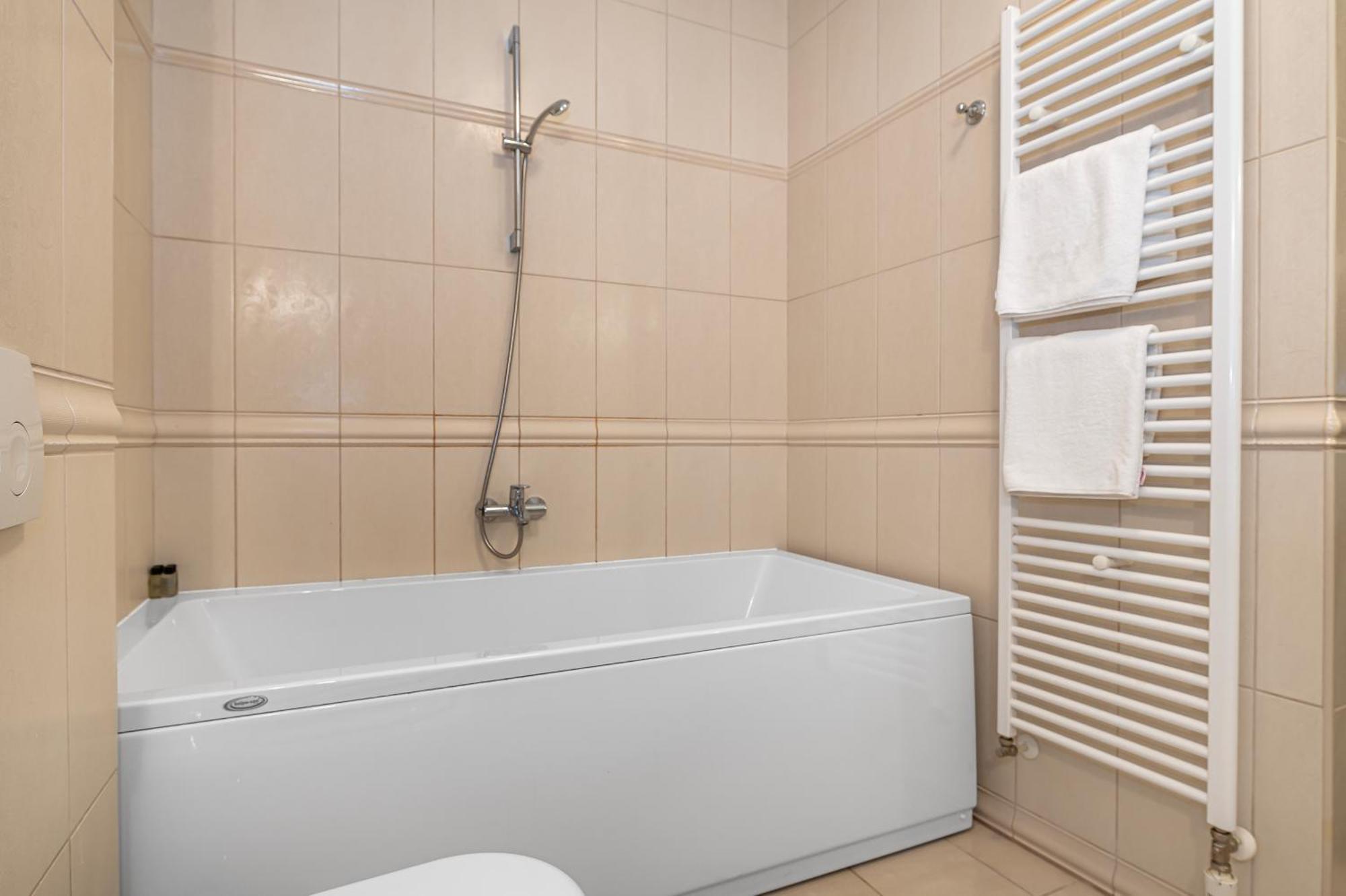 Guest Accommodation Atrium Gulin 로조박 외부 사진