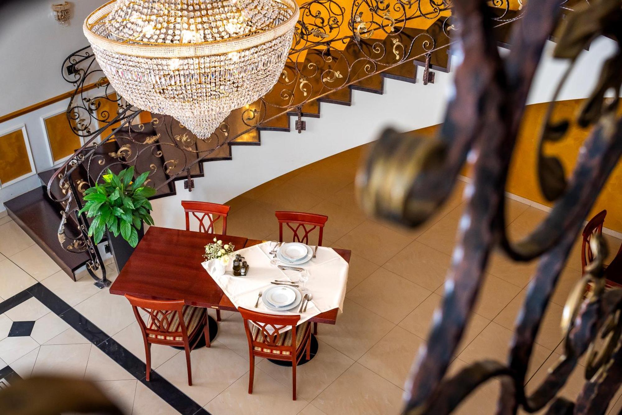 Guest Accommodation Atrium Gulin 로조박 외부 사진