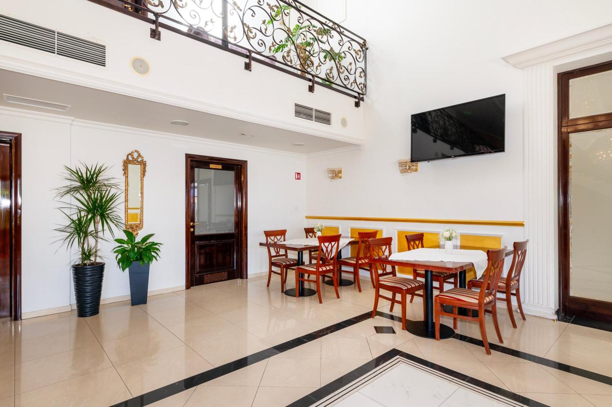 Guest Accommodation Atrium Gulin 로조박 외부 사진